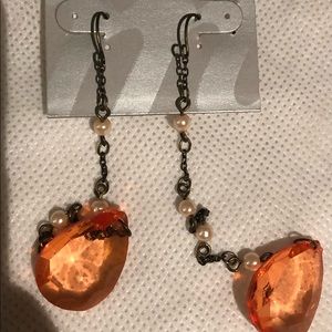 BNWT Mandee Dangly Earrings